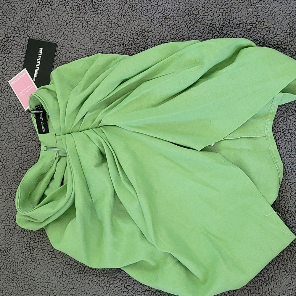 Green sinched skirt with slit